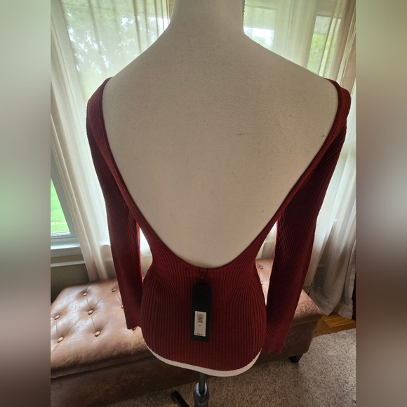NWT, Banana Republic, backless, red, top, size M - Picture 2 of 4